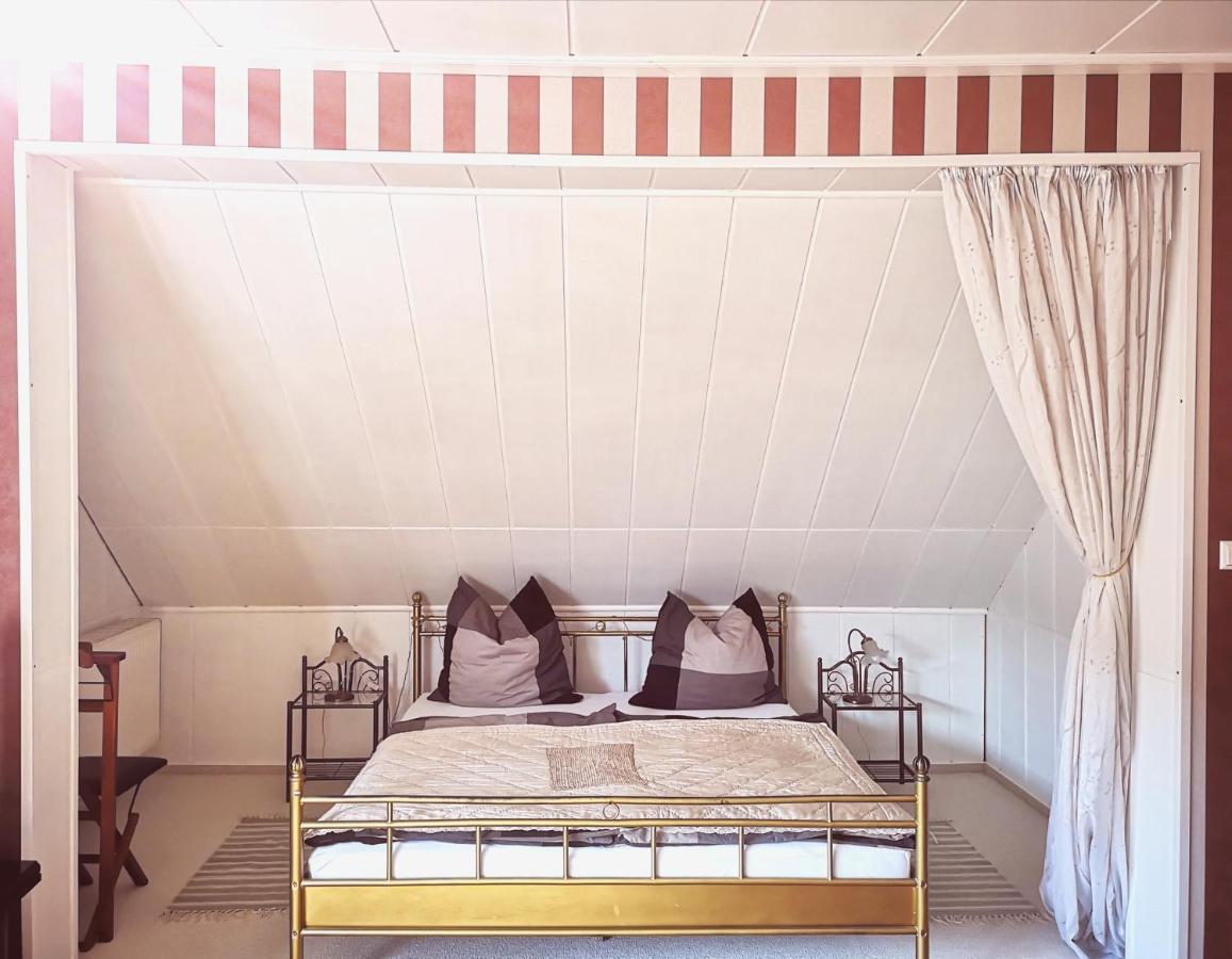 Am Lindenplatz Bed & Breakfast Crinitz Bagian luar foto
